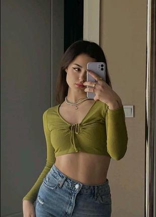Товару: вкорочений топ pull & bear в рубчик з ефектною затяжкою – оливковий / салатовий