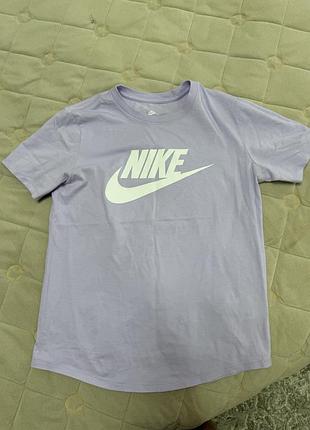 Футболка фіолетова nike xs ідеальний стан