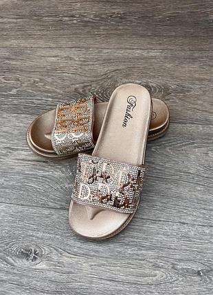 Жіночі золотисті шльопанці зі стразами fashion