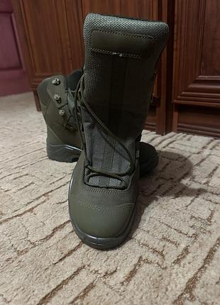 Продам нові берци 2