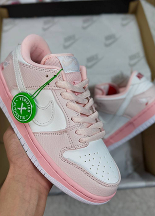 Dunk pink white