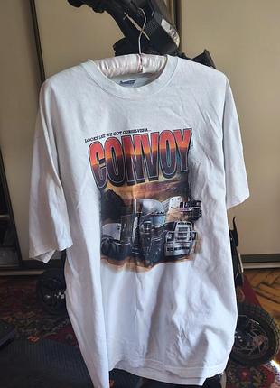 Культовая винтажная футболка посвящена американскому фильму convoy