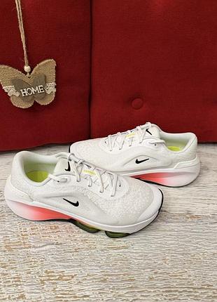 Фирменные кроссовки nike 38,5р.
