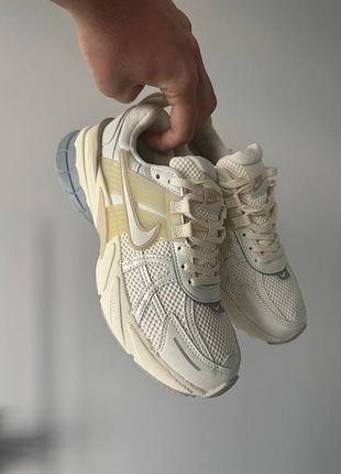 😍 кросівки жіночі nike v2k beige/grey