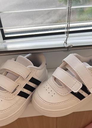 Кросівки adidas 20 розмір