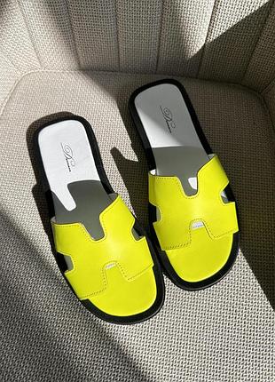 Натуральные кожаные лимонные шлепанцы