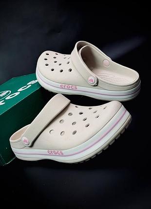 Жіночі шльопанці crocs бежеві женские крокси