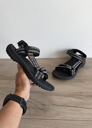 Босоніжки сандалі teva оригінал