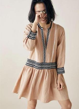 Льняное платье-туника в бохо-стиле от бренда zara.