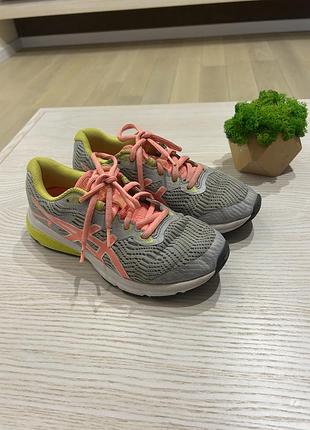 Заголовок: оригінальні бігові кросівки asics gt-1000 8 gel розмір 37