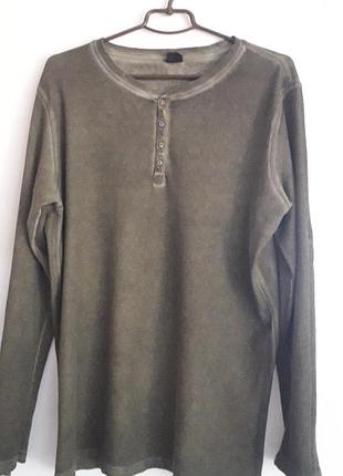 Watsons
42/xl/50
мужской хлопковый лонгслив оливкового цвета выполнен из текстурированной ткани 
100% бавовна
очень хорошее состояние.