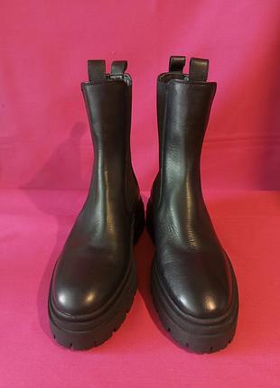 Zara,натуральная кожа,новие ,р 39