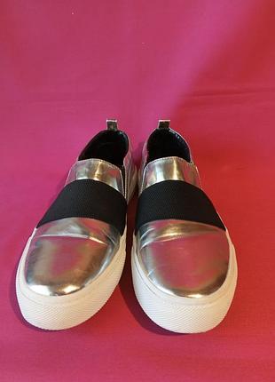 Zara,натуральная кожа р 40(25,5)