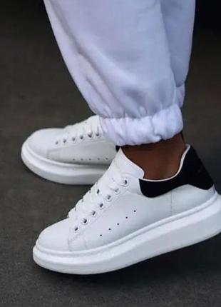 Alexander mcqueen.