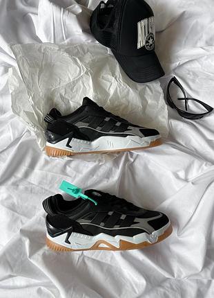 Adidas кросівки