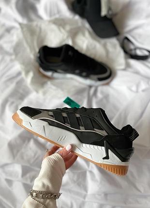 Adidas кросівки 2