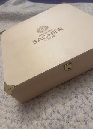 Фірмова деревʼяна коробка sacher
