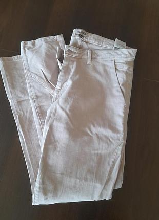 .брюки брюки джинсы зауженные бренд tommy hilfiger..p.s. га тогкие ноги.есточка средняя.