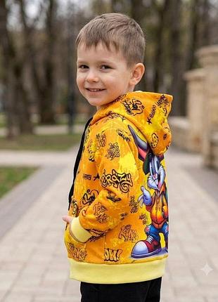 Дитяча кофта на блискавці з капюшоном і кишенями для хлопчика в стилі графіті на спині принт багс банні 104 жовтий