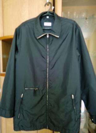 Куртка - парку. дуже класна.
