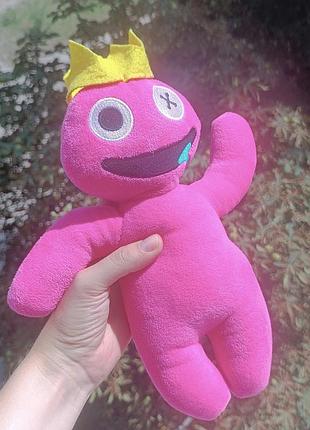 Розовый персонаж с короной из игры «rainbow friends» roblox. цена 250грн.