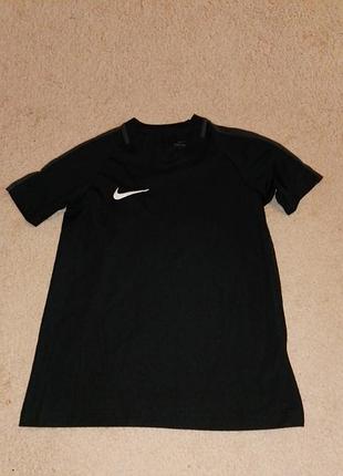 Футболка nike. розмір 122-128 см