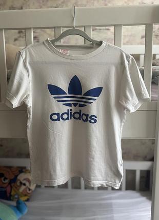 Продам оригінальну білу футболку adidas