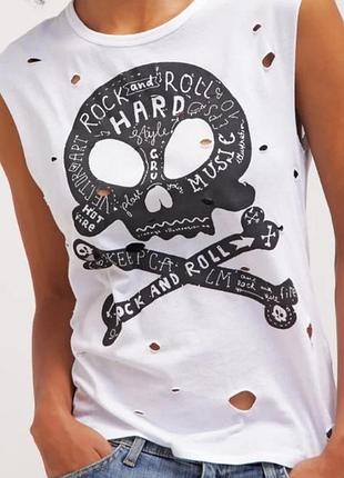 Мегакрутая фирменная футболка майка с рваностями с принтом only