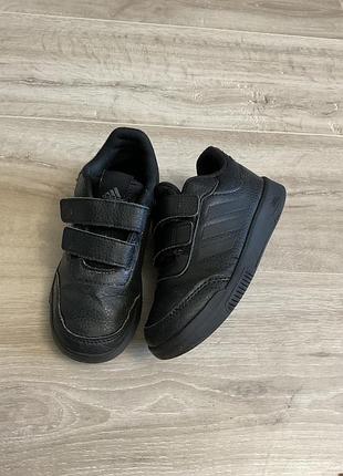 Кросівки adidas 29 розмір