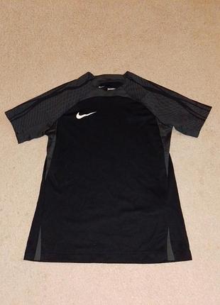 Футболка спортивна nike. розмір 137-147 см