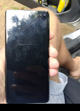 Samsung s 10+  8+8/128 экран целый. батарея держит день.