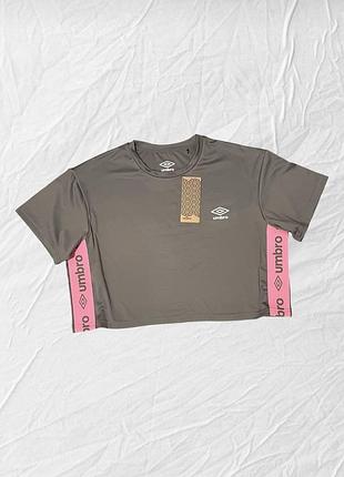 Укорочена спортивна футболка umbro