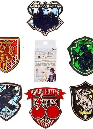 Harry potter stained glass – коллекционный значок-пин в таинственной упаковке blind box