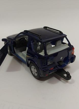 Машинка моделька тачка rav4 2