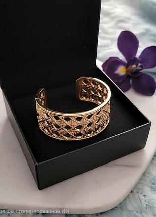 Новий жорсткий браслет — манжета cuff bracelet золотистий у коробці на подарунок avon