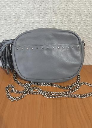 Mint velvet сіра шкіряна сумка крос-боді