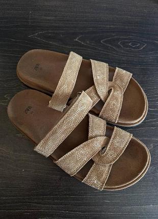 Zara сандалі