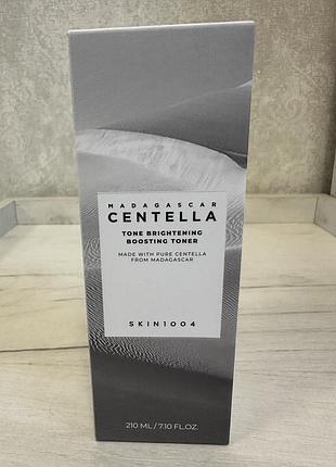 Тонер для обличчя, що освітлює з центелою skin1004 madagascar centella tone brightening boosting