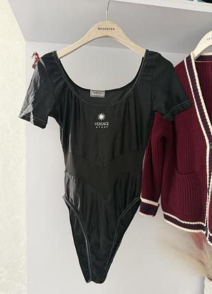 Крутой купальник versace