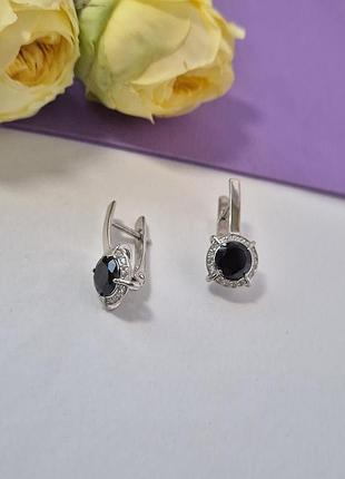 Серебряные серёжки серьги палочки с чёрным камнем серебро 925 пробы родированное 72269ч 4.07г