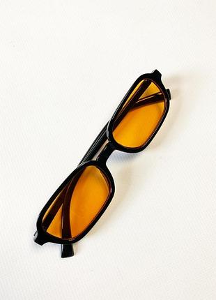​ black & sunset orange (чорні з помаранчевим склом)