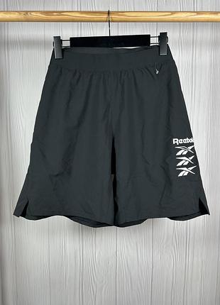 Reebok triple logo спортивні шорти з красивим дизайном якісні та практичні