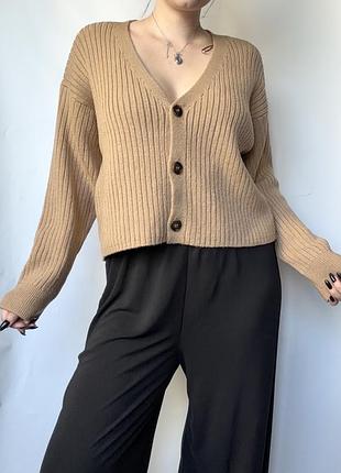 Бежевий вʼязаний кардиган на ґудзиках topshop