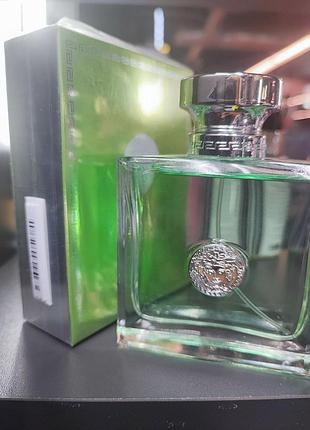 Парфумована вода versace versense 100 мл для жінок має дефект кришечки