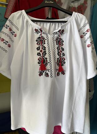 Вишитий одяг в наявності та під замовлення