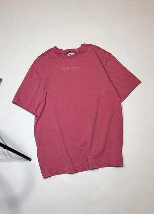 Подовжена футболка adidas