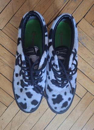 Кеды converse, эксклюзив для японского рынка. стан - идеальный, материал - искусственный мех. трендовые принт. оригинал.