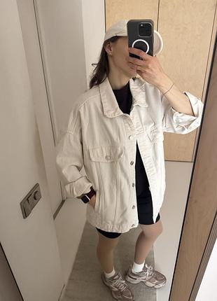 Джинсова куртка mango, молочна, oversize, s
