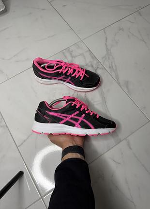 Жіночі кросівки asics оригінал р. 38 (устілка 24 см)