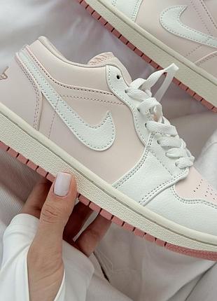 Женские кроссовки nike jordan low